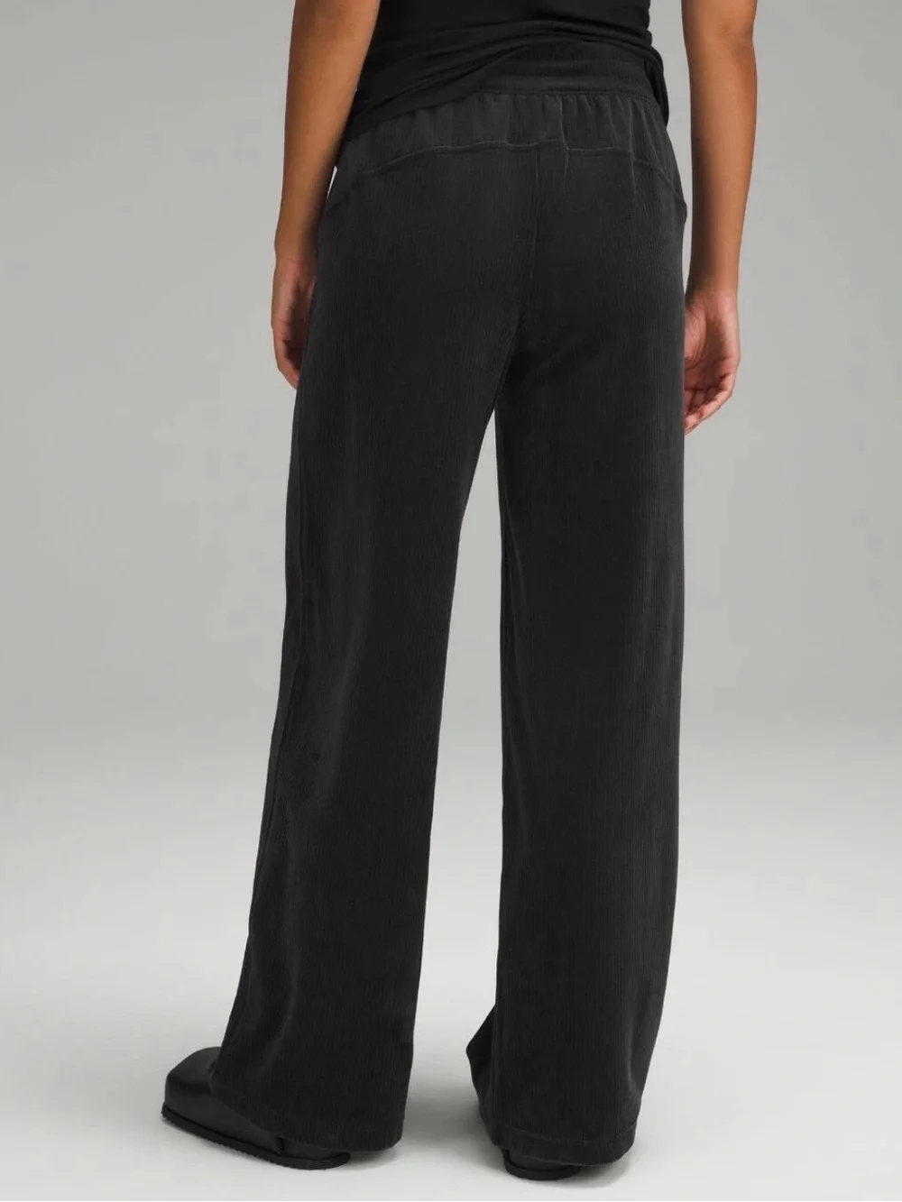 Lululemon Scuba Mid-Rise Wide-Leg Pant Velvet Cord black sz 8